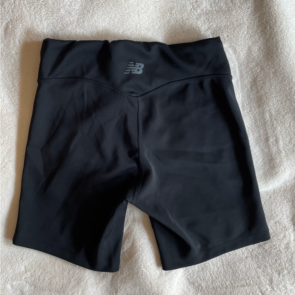 New Balance Women’s Black Running Short - Picture 2 of 5